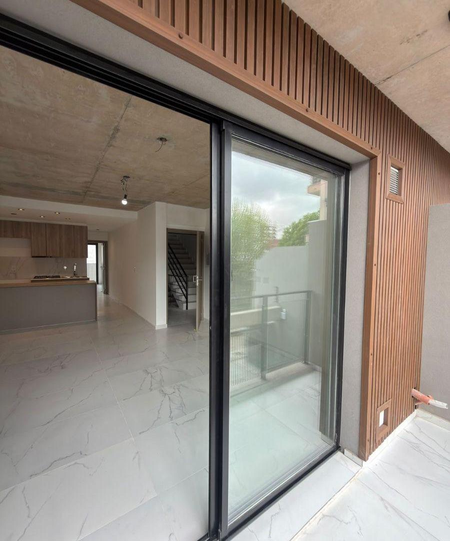 Foto de Excelentes deptos 2 Amb 1º y 2º Piso c/Balcón - Terraza - Cerrito 427, imagen 3