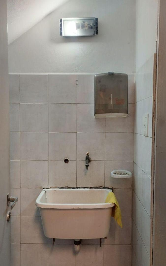 Foto de EN ALQUILER GALPON DEPOSITO EN MATADEROS 277 MTS2 CERCANA A AVENIDAS, imagen 1