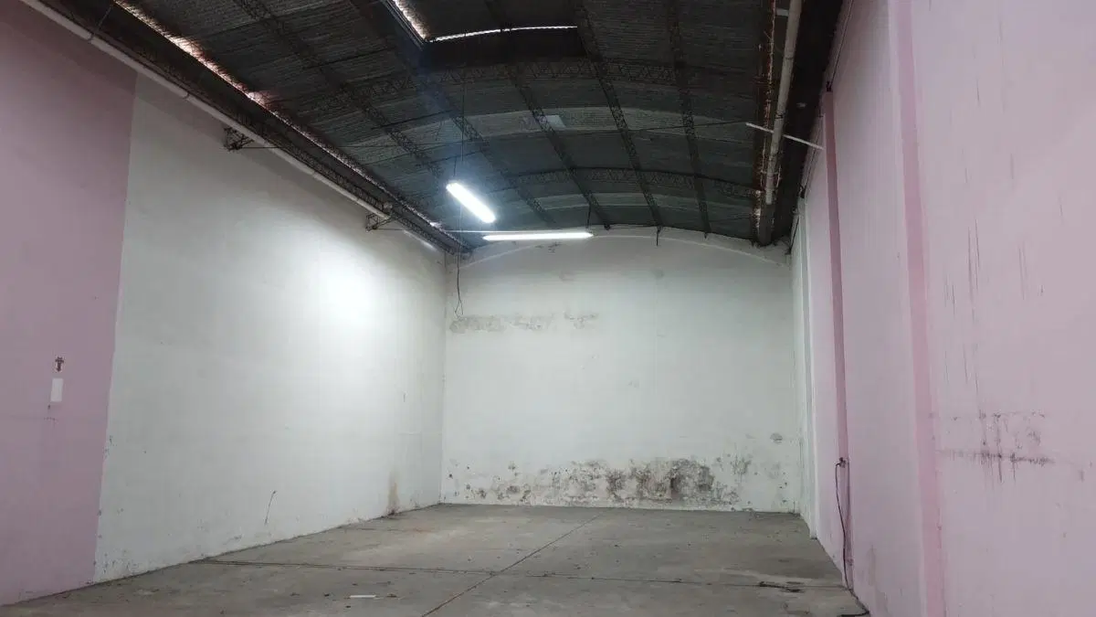 EN ALQUILER GALPON DEPOSITO EN MATADEROS 277 MTS2 CERCANA A AVENIDAS 3