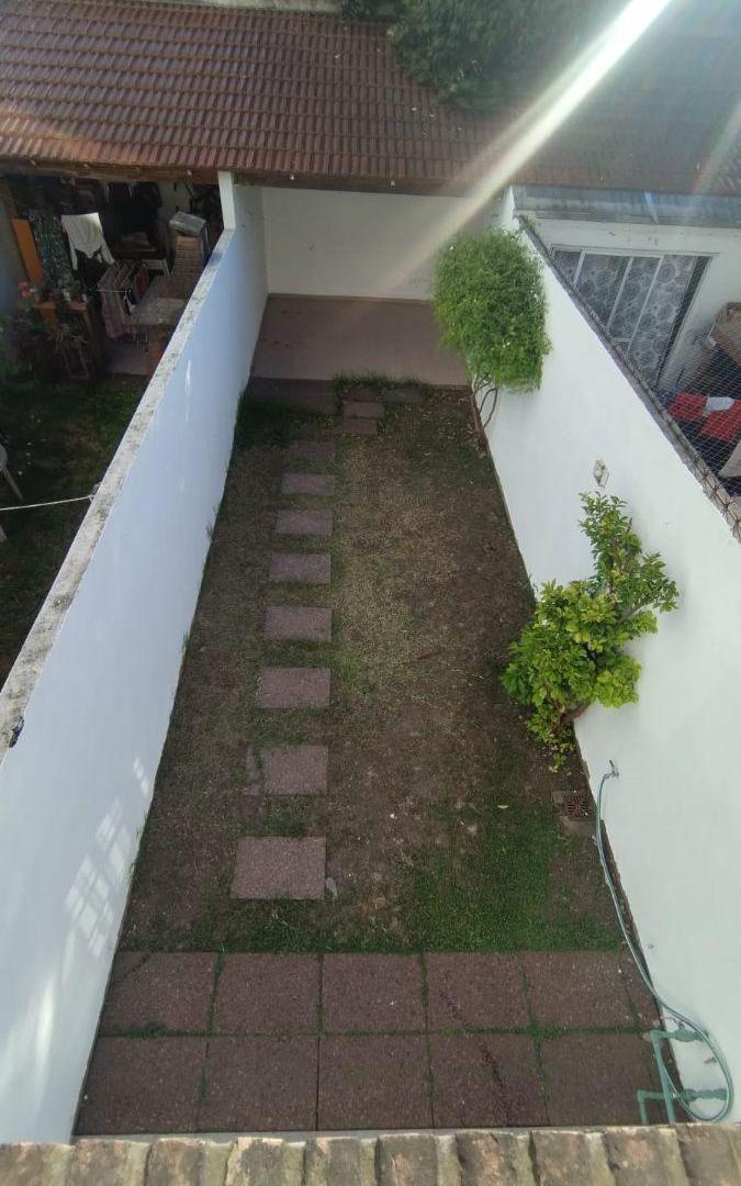 Foto de CASA ESTILO TRIPLEX EN ALQUILER DE 4 AMB. CON GARAGE Y PATIO EN VILLA, imagen 5
