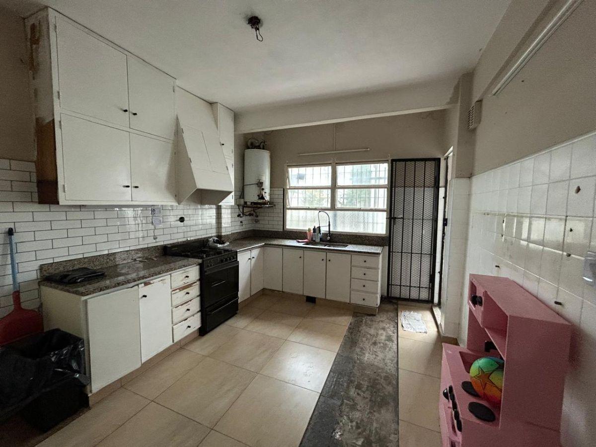 Foto de CASA EN ALQUILER DE 3 AMB EN TABLADA AL FRENTE CON COCHERA Y PATIO, imagen 1