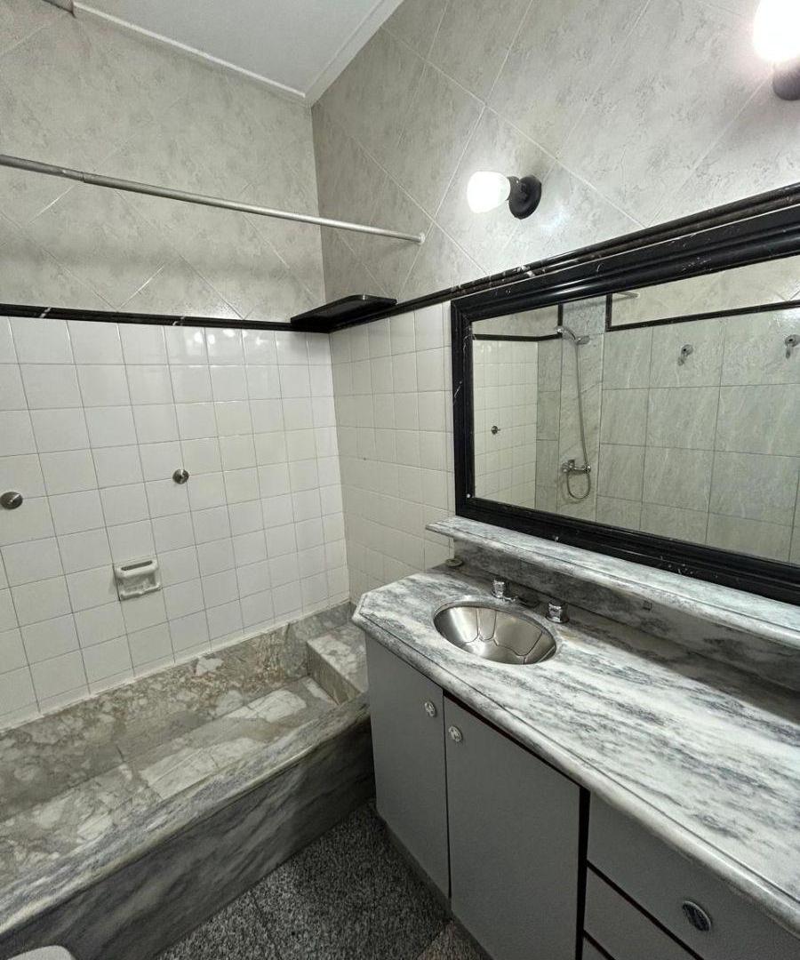 Foto de CASA EN ALQUILER DE 3 AMB EN TABLADA AL FRENTE CON COCHERA Y PATIO, imagen 4