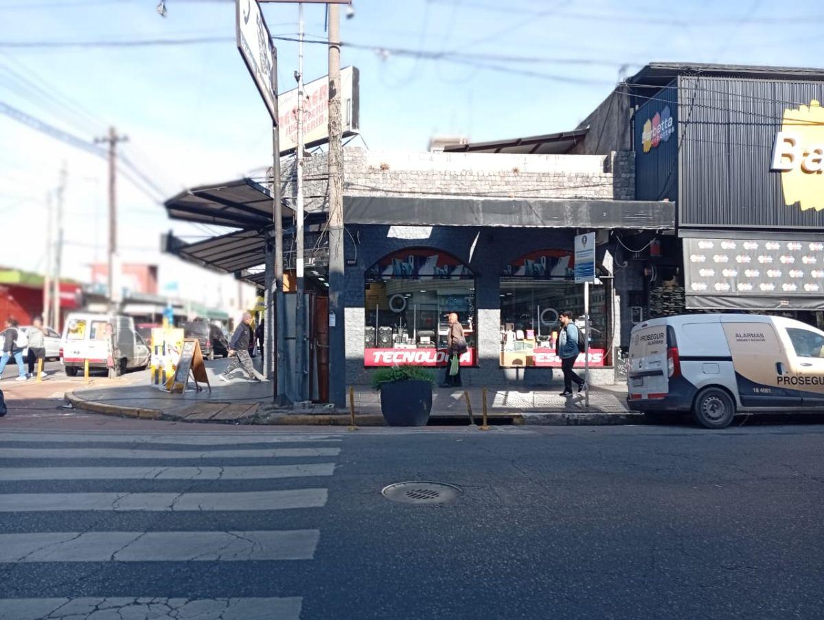Foto de LOCAL EN ESQUINA SOBRE 2 AVENIDAS EN CENTRO COEMRCIAL SAN JUSTO, imagen 4