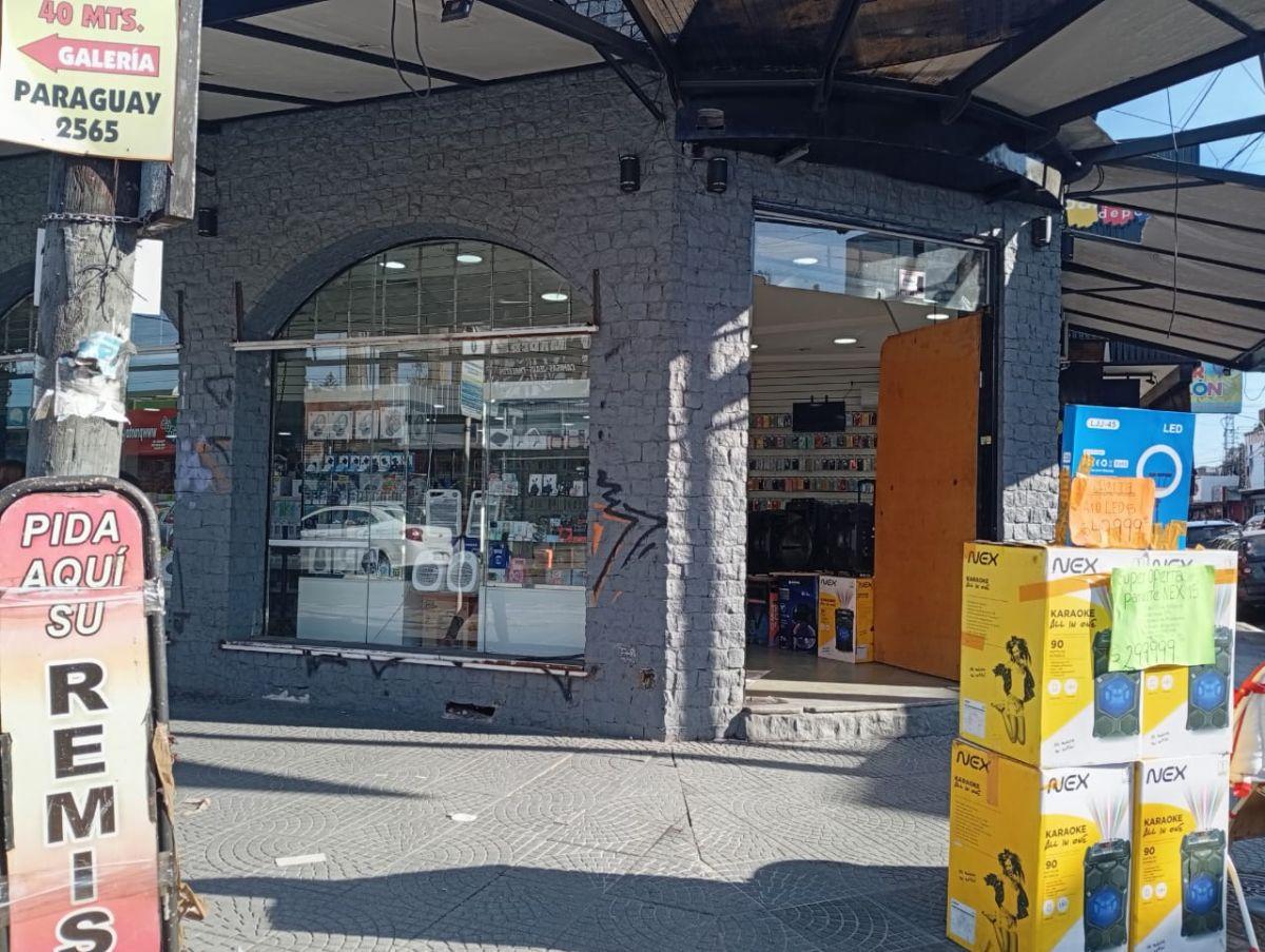 Foto de LOCAL EN ESQUINA SOBRE 2 AVENIDAS EN CENTRO COEMRCIAL SAN JUSTO, imagen 3