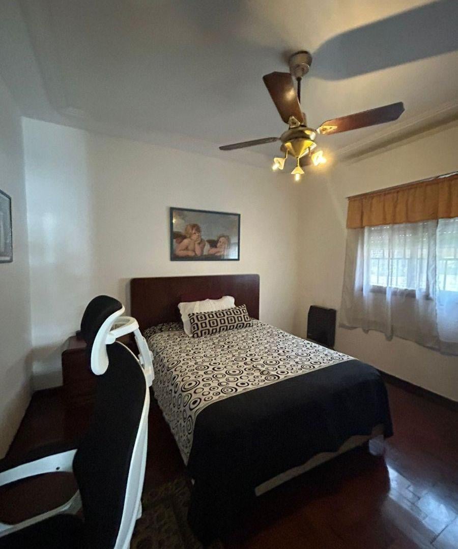 Foto de CASA EN PLANTA BAJA DE 3 AMBIENTES CON PARQUE Y QUINCHO MÁS DEPTO DE 2, imagen 2