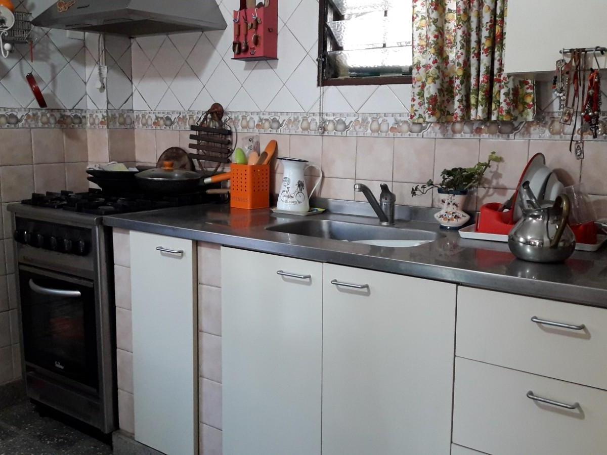 Apta Crédito Hipotecario. Muy Buena Casa, con Buen Acceso. 2