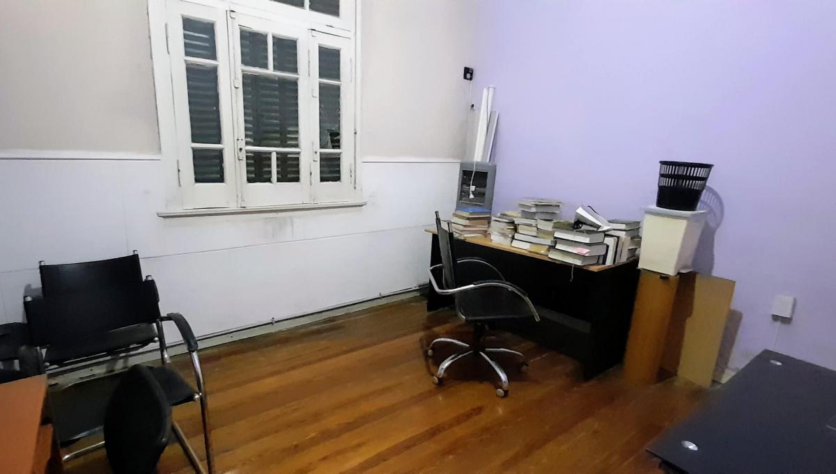 Casa Para Actualizar en Moreno Centro 3