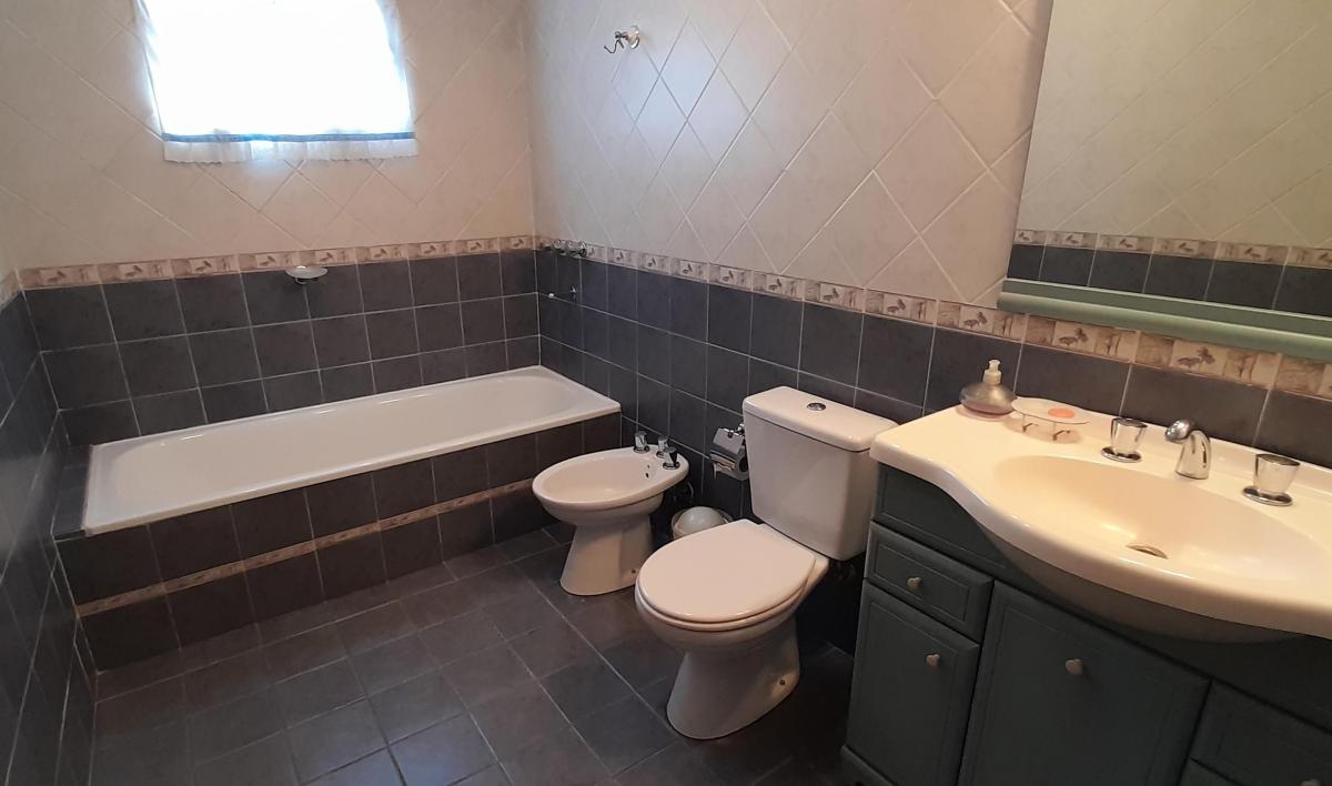 Casa en 2 Plantas en Excelente Estado. Apta Crédito. 1