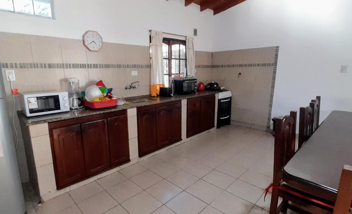 Casa quinta cercana al Acceso Oeste, zona residencial