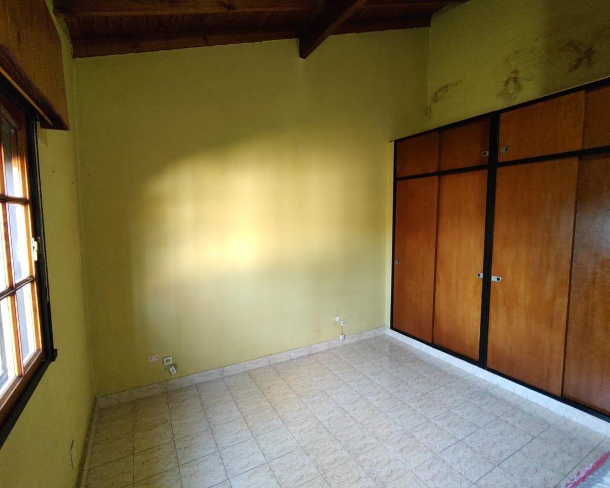 Chalet en Barrio Alcorta de 3 Dorm. 5