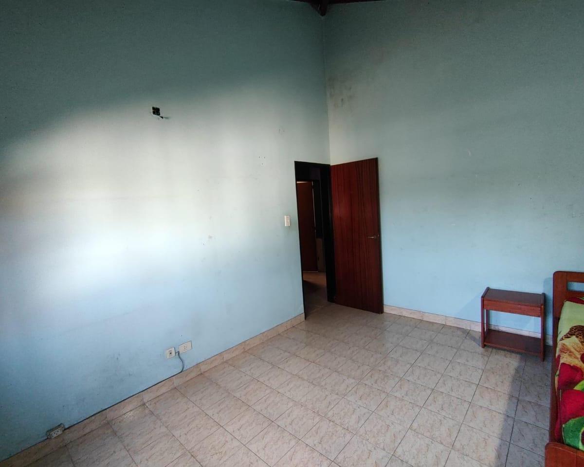 Chalet en Barrio Alcorta de 3 Dorm. 2