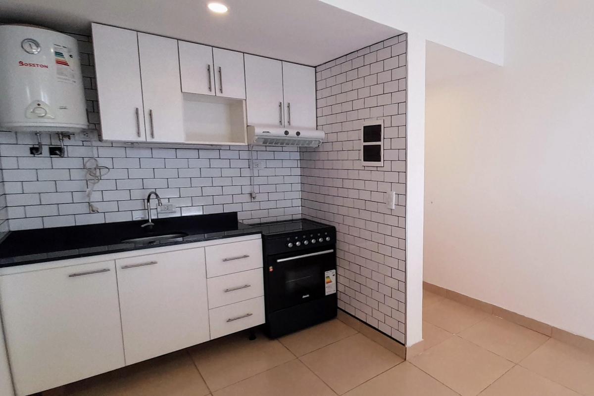 Foto de Departamento 2 Ambientes con Cochera en Complejo., imagen 2