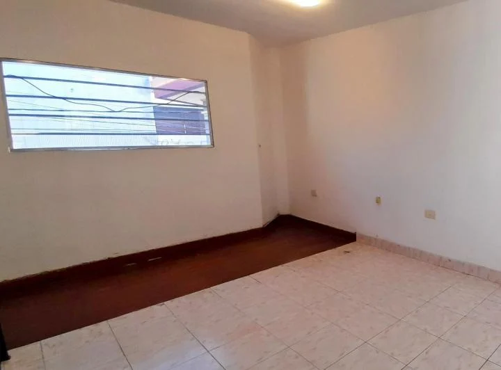 Foto de Oficina Comercial en Alquiler en Moreno centro, imagen 2