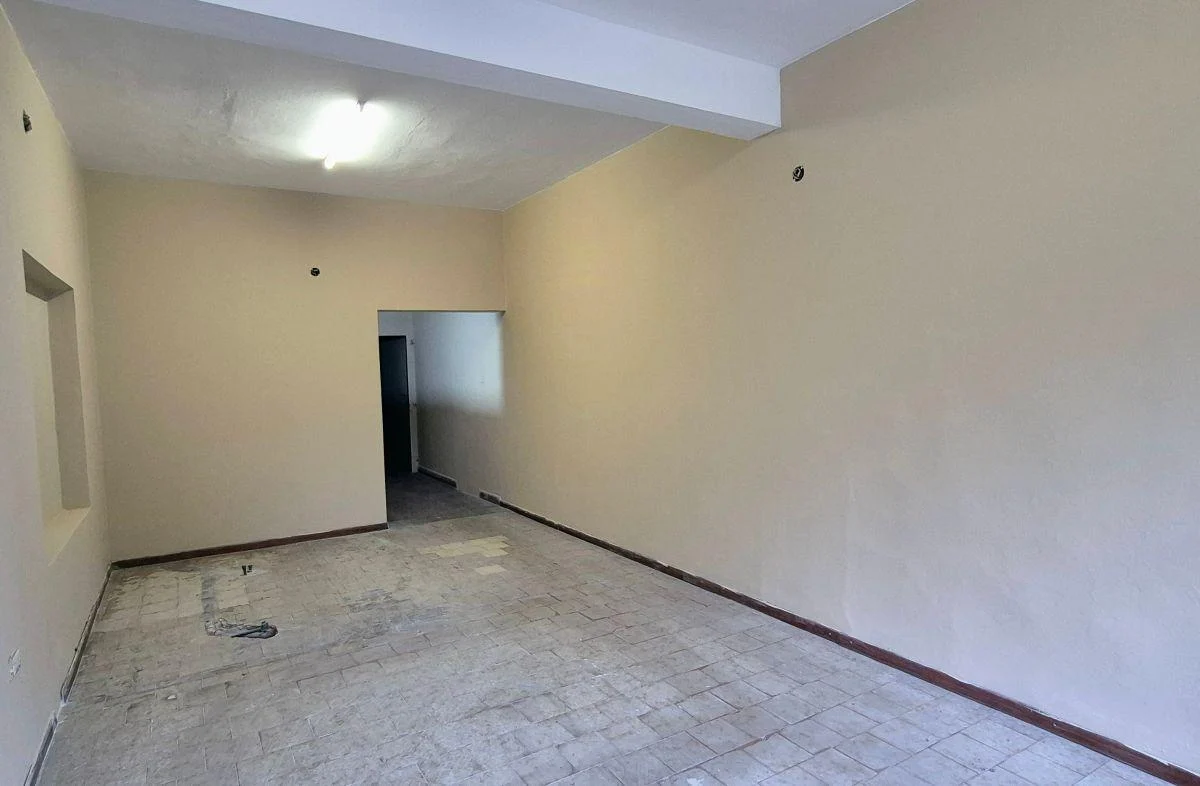 Foto de Local en Alquiler en Moreno Centro. Zona Hospital, sobre Avenida Libertador, imagen 2