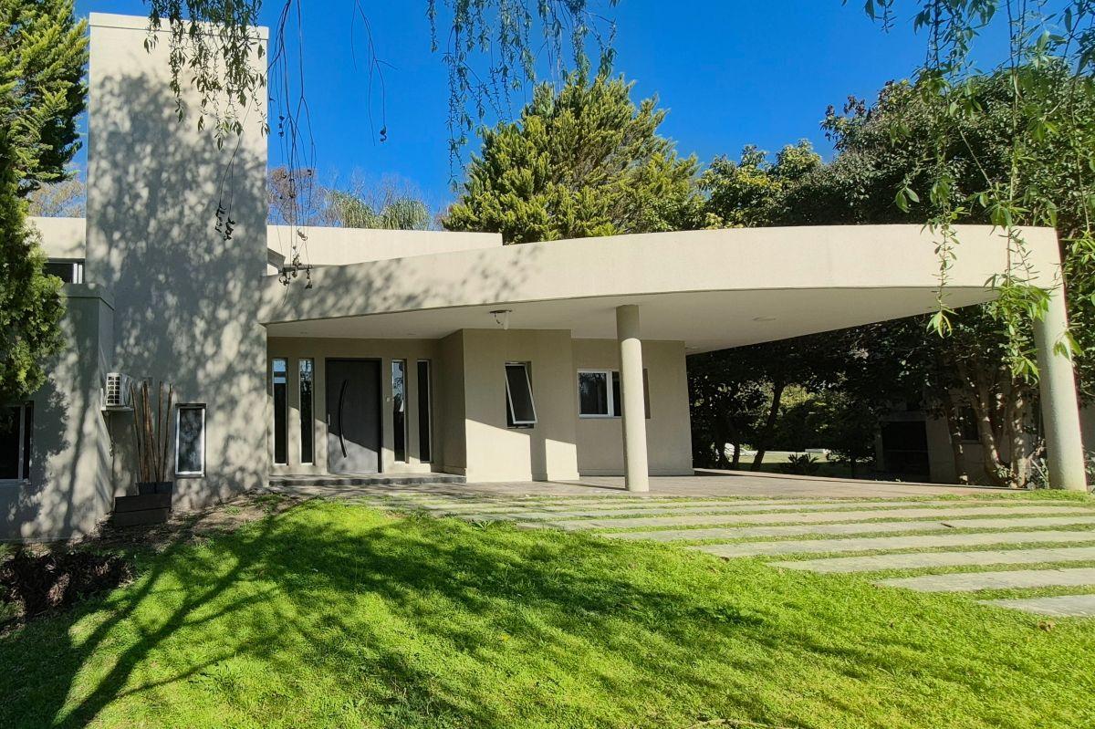 Foto de Casa en venta en Santa Ana con gran parque al Polo de San Diego., imagen 1