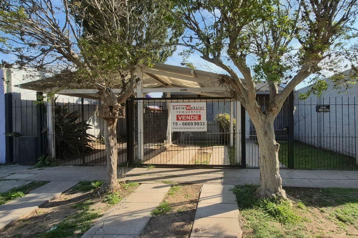Foto de Dos casas en un Lote. Moreno Sur. Oportunidad, imagen 2