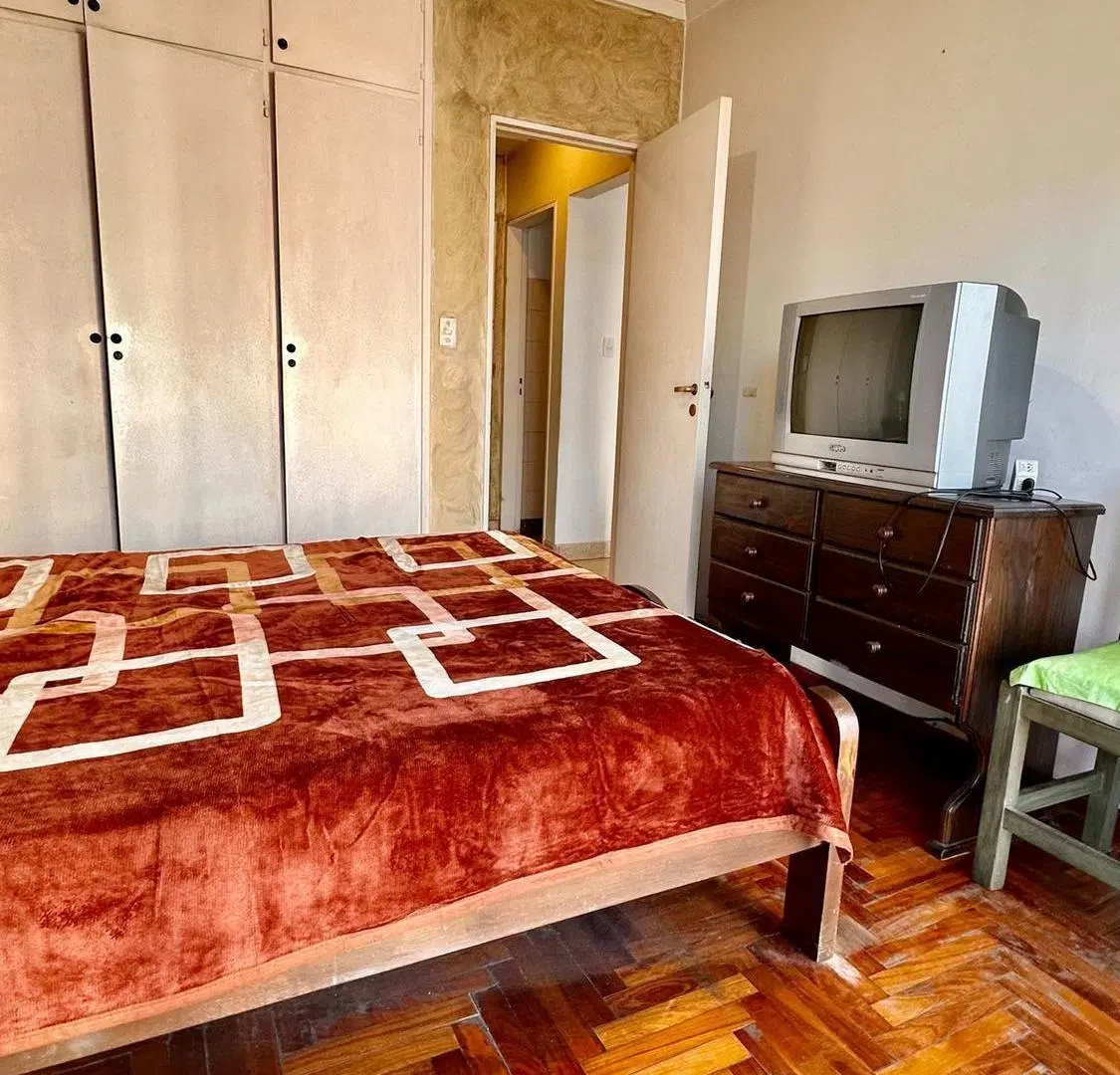Departameto de ambientes externo con amplio balcón 8