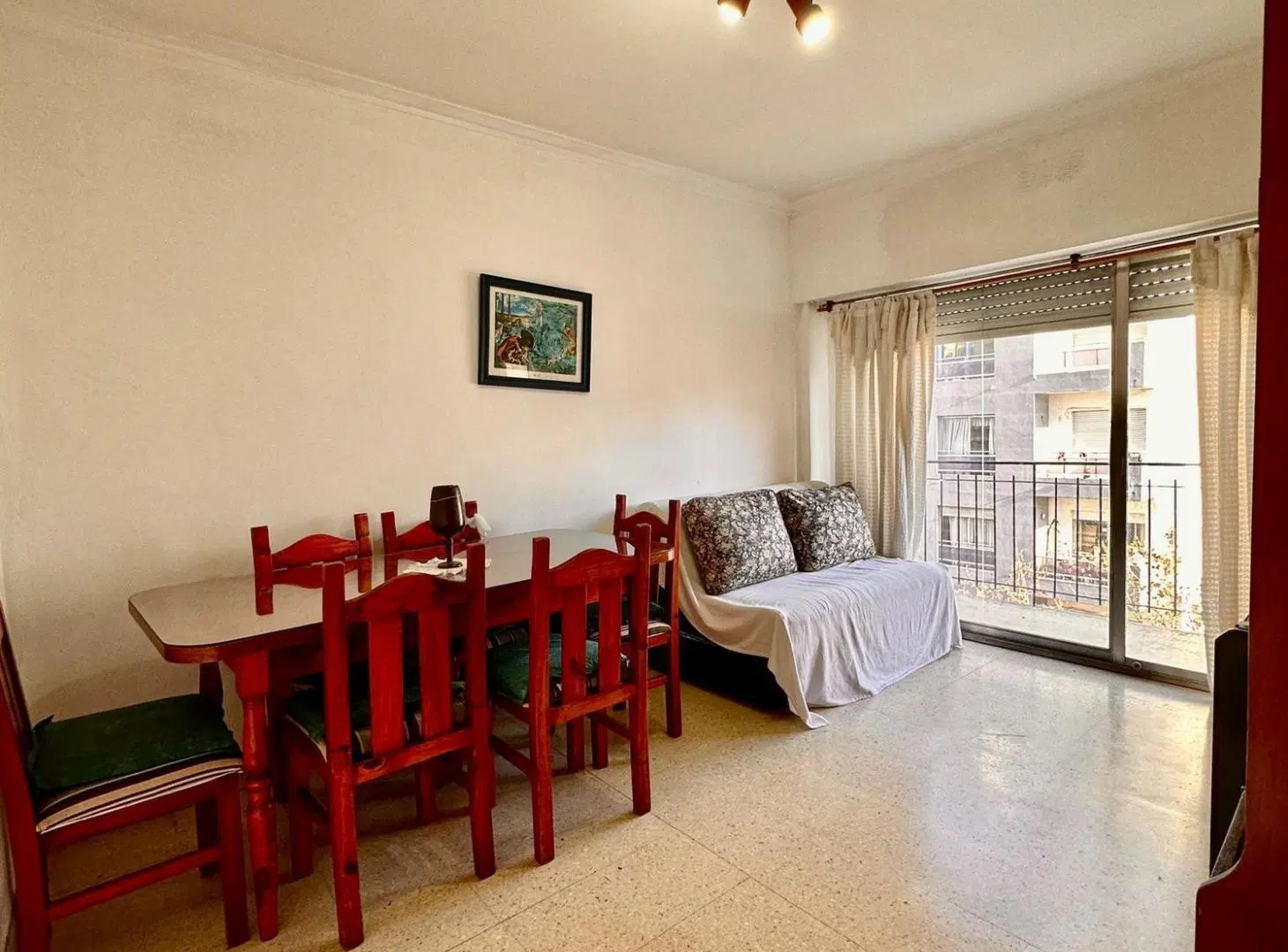 Departameto de ambientes externo con amplio balcón 5