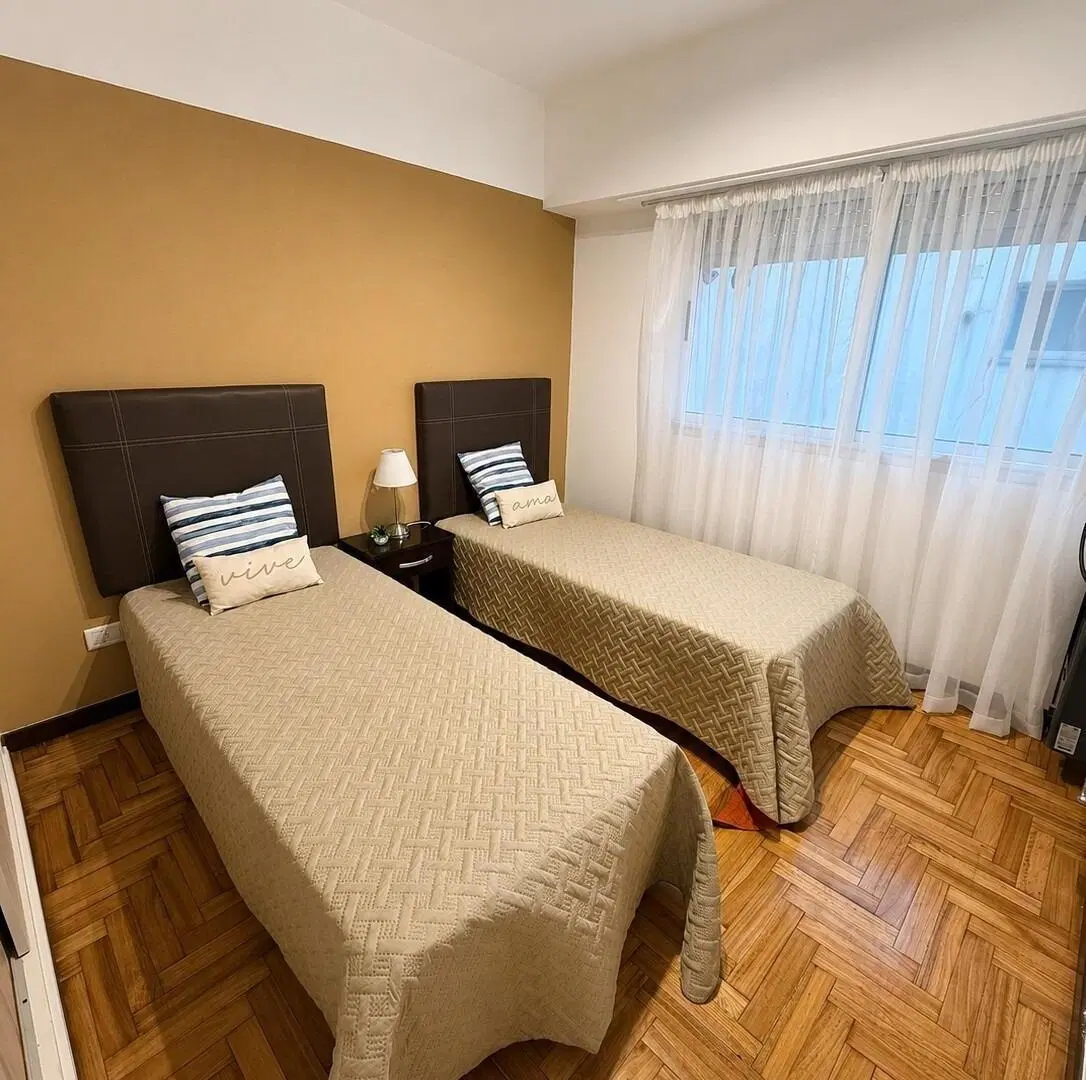 Departamento de 3 ambientes a la calle, con balcón corrido y vista abierta 5