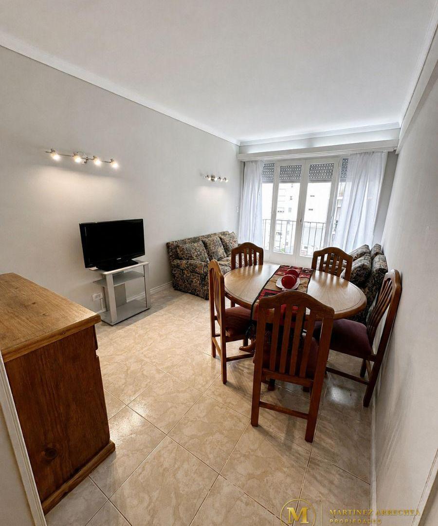 Foto de 3 ambientes reciclado con balcón y cocina renovada, imagen 4