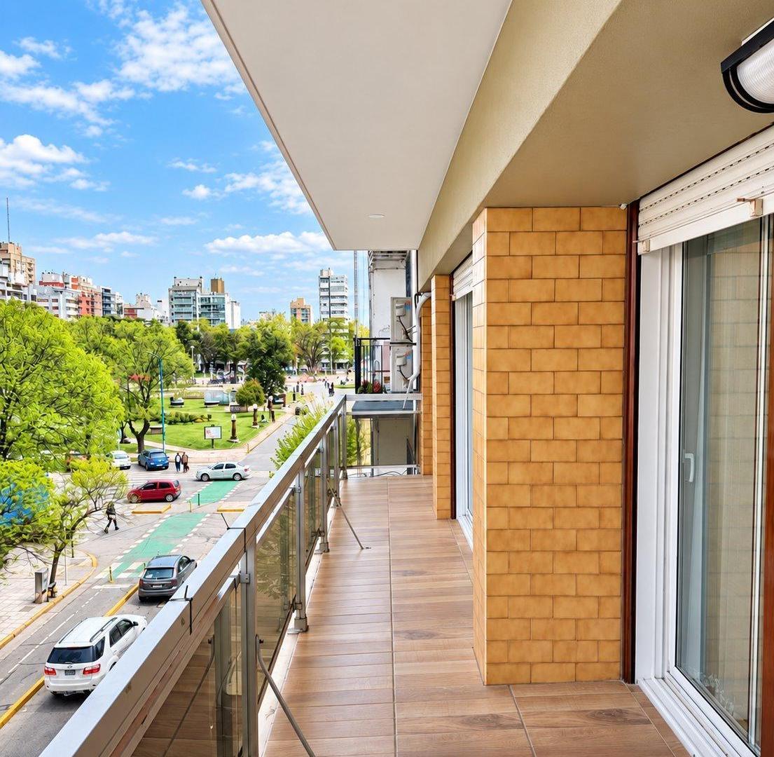Foto de Exclusivo departamento de 4 ambientes con dependencia, cochera cubierta, imagen 4
