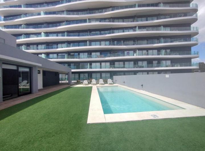Amplio departamento 2 ambientes  en piso 12 .PREMIUM/Con dos baños/COCHERA 4