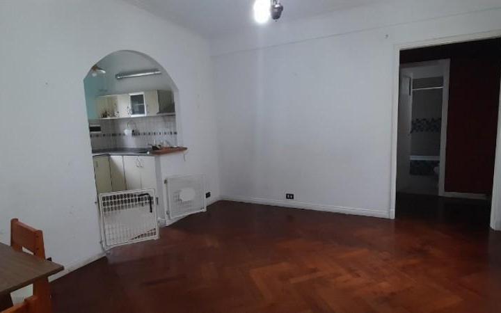ALQUILER Dpto de 2 Ambientes sobre Alsina. 3
