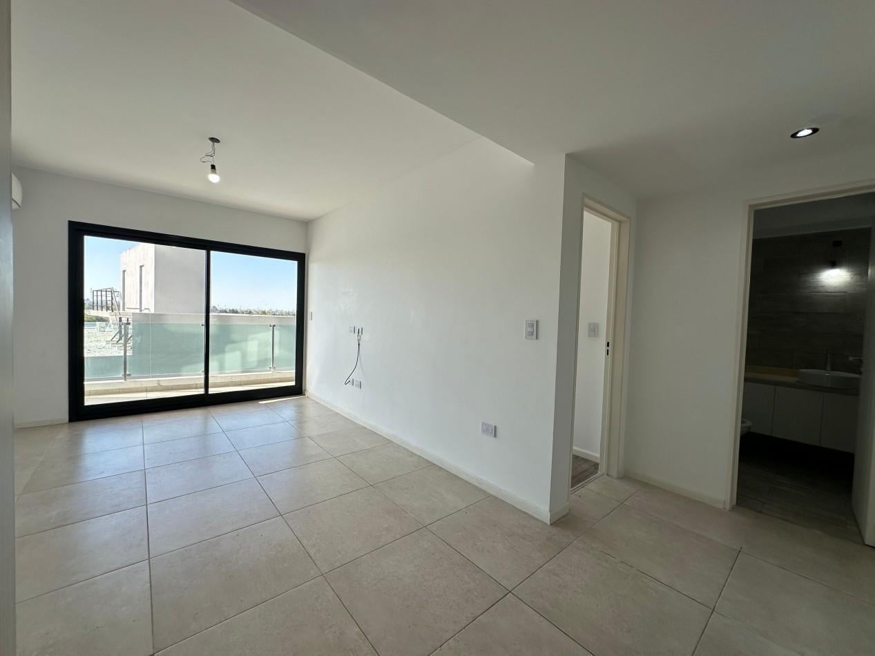 Foto de PERMUTO departamento de 2 ambientes. remedios de escalada, imagen 5