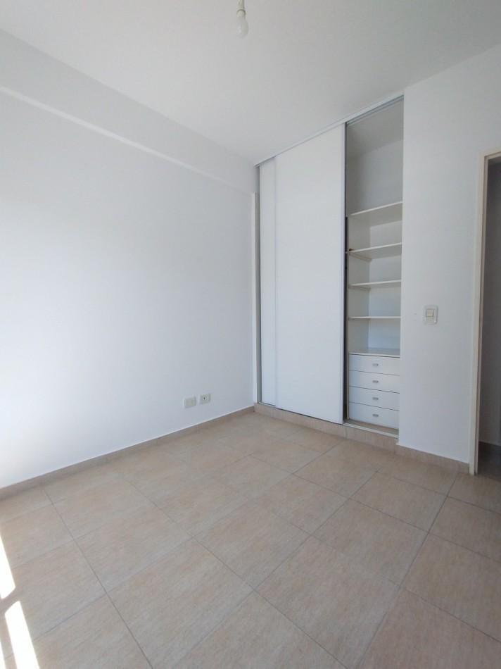 Foto de ALQUILER DEPARTAMENTO DE 2 AMBIENTES CON COCHERA LOMAS DE ZAMORA ZONA, imagen 3