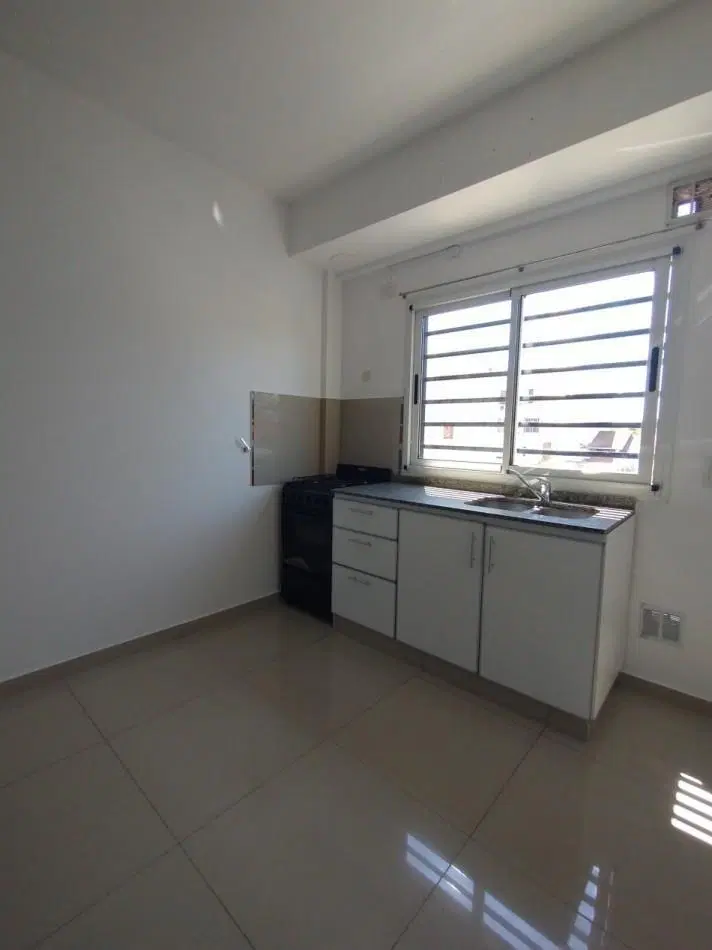 ALQUILER DEPARTAMENTO DE 2 AMBIENTES CON COCHERA LOMAS DE ZAMORA ZONA GANDULFO MODERNO 4