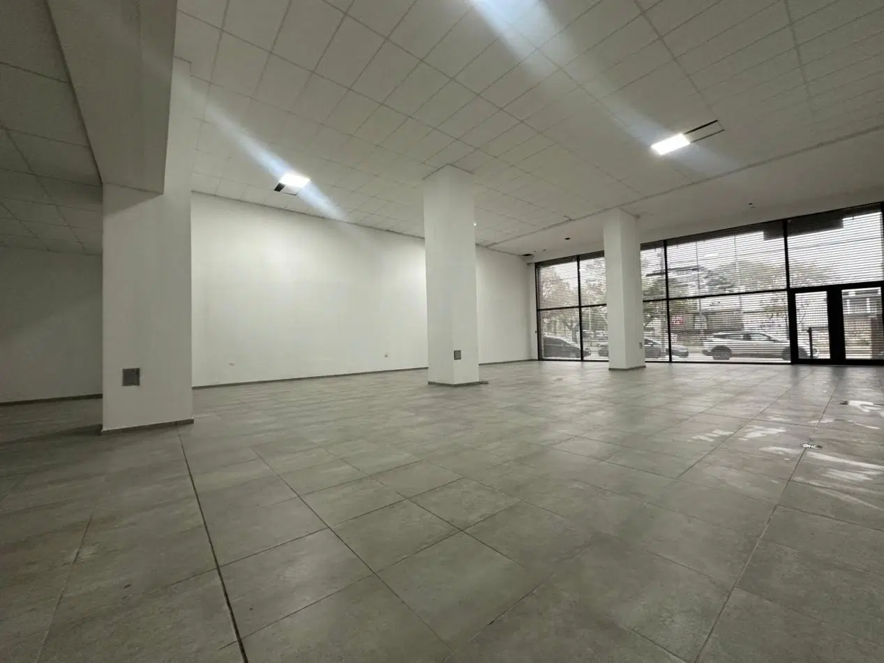 LOCAL COMERCIAL EN ALQUILER | 29 DE SEPTIEMBRE 3840, REMEDIOS DE ESCALADA Superficie: aprox. 300 m² 5