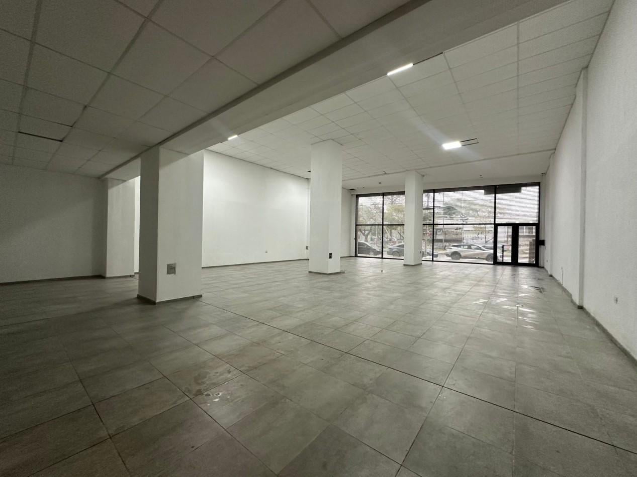 LOCAL COMERCIAL EN ALQUILER | 29 DE SEPTIEMBRE 3840, REMEDIOS DE ESCALADA Superficie: aprox. 300 m²