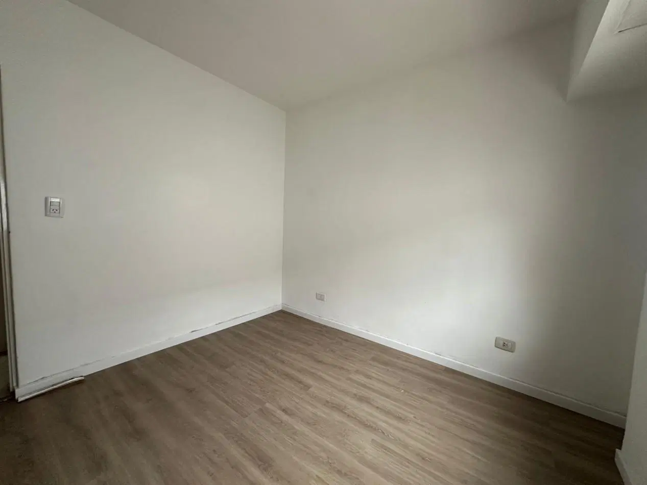 Moderno departamento de 2 amb con cochera sin expensas en Lanus 5