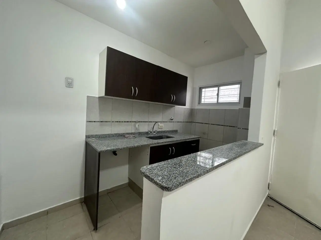 Moderno departamento de 2 amb con cochera sin expensas en Lanus 3