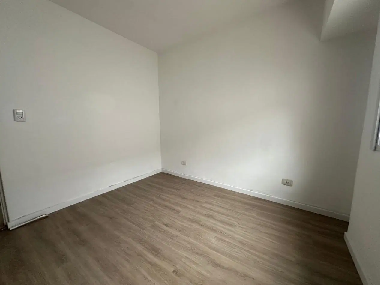 Moderno departamento de 2 amb con cochera sin expensas en Lanus 4