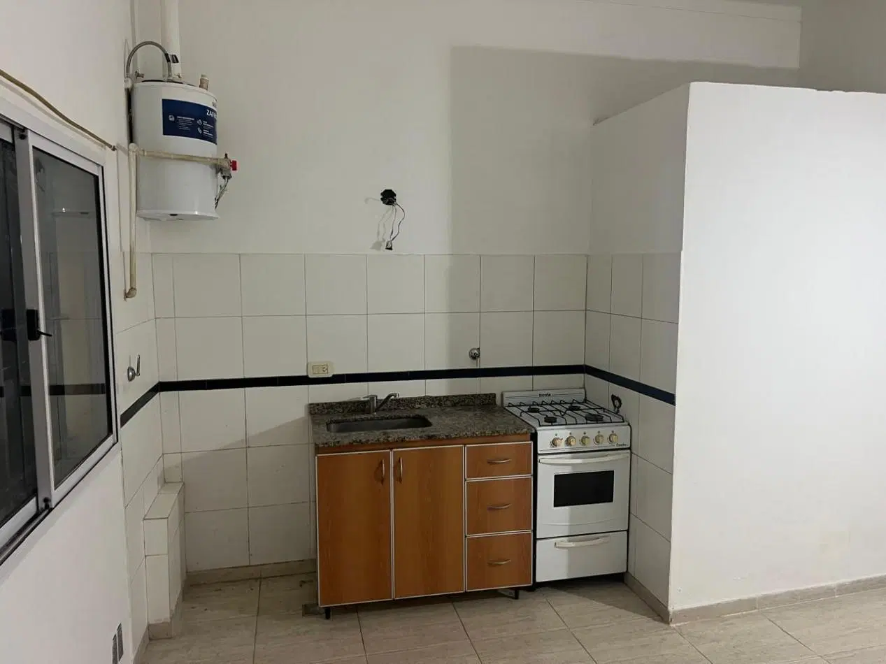 PH EN ALQUILER | 1 DORMITORIO | PLANTA BAJA | ADROGUE 1