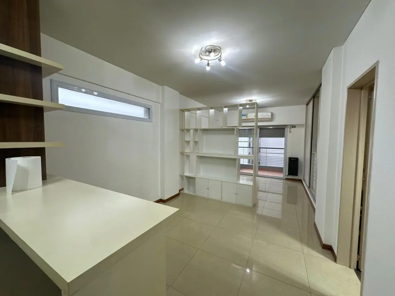 MONOAMBIENTE EN ALQUILER | PISO 3 | BANFIELD 3
