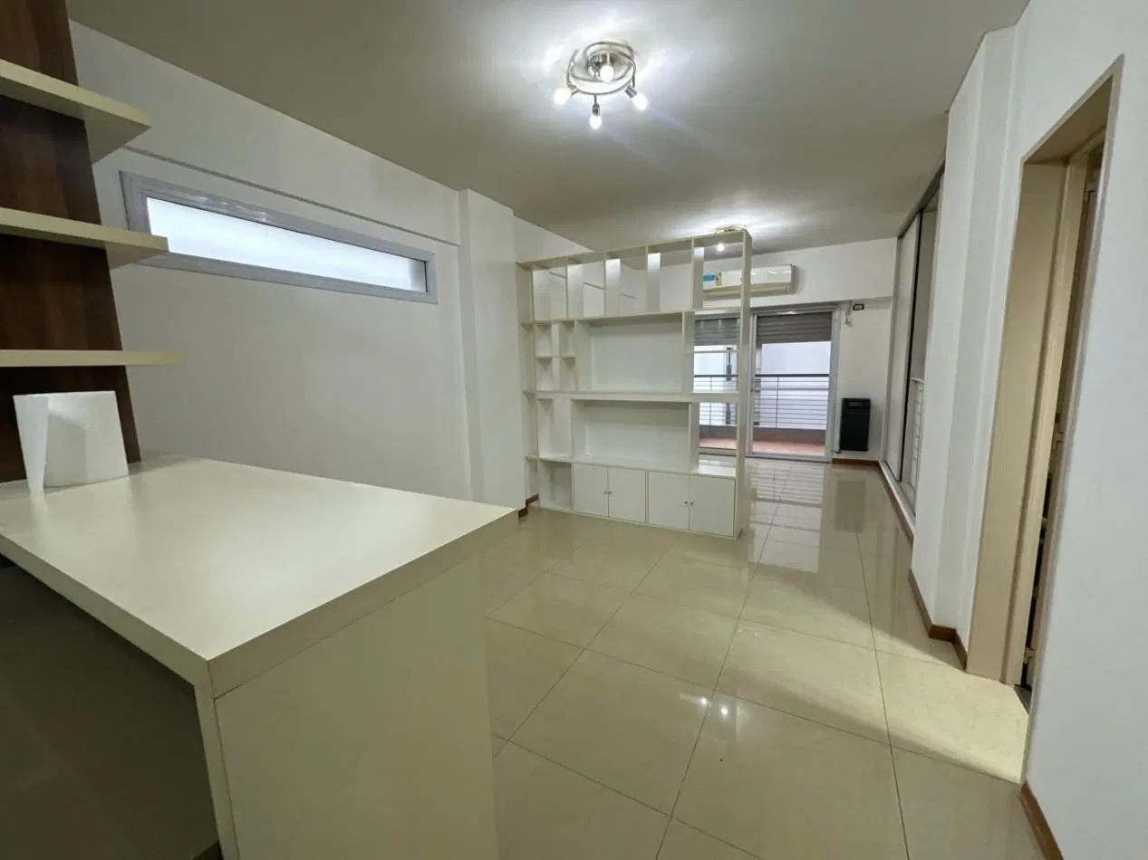 MONOAMBIENTE EN ALQUILER | PISO 3 | BANFIELD 1