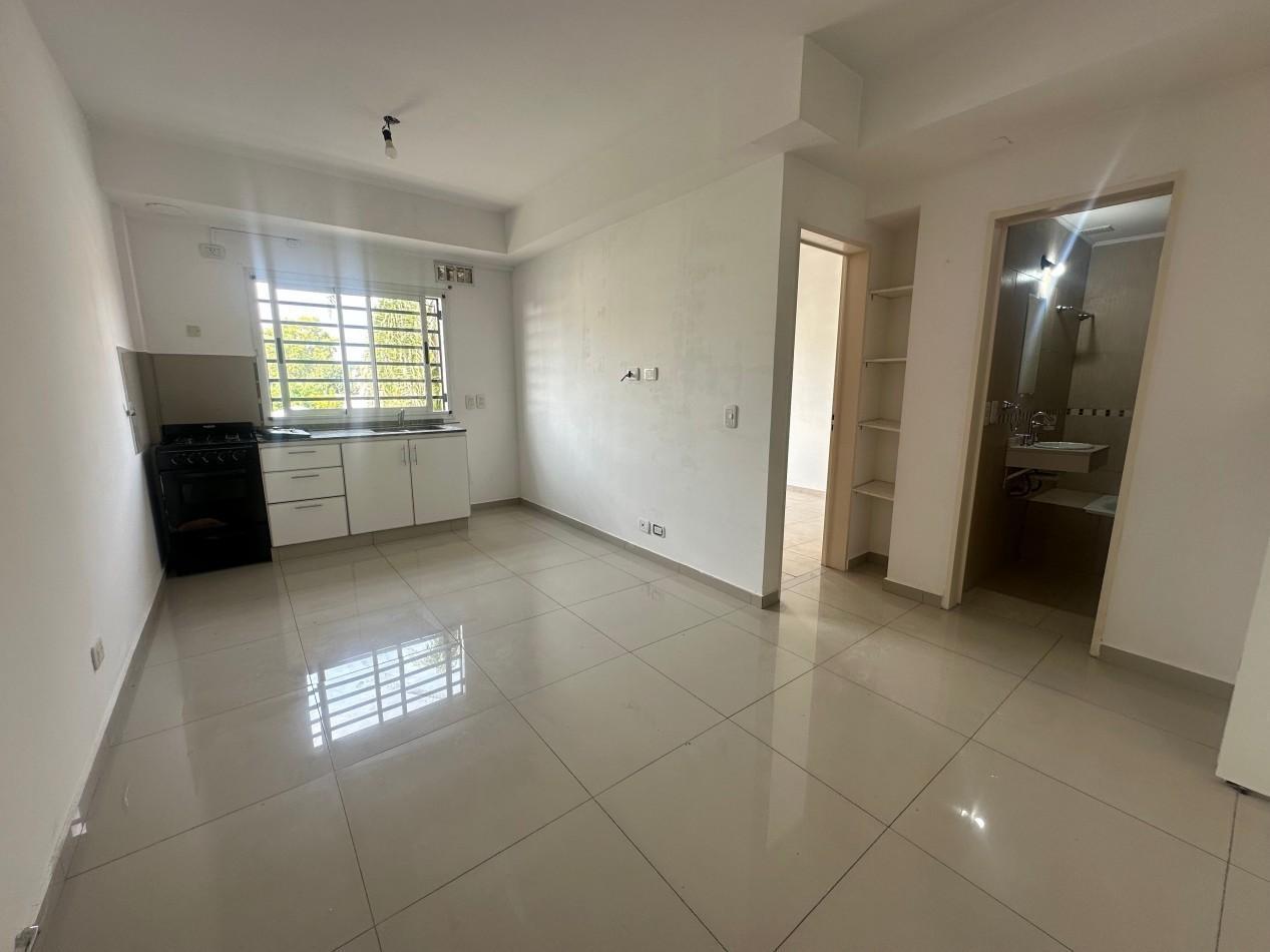Foto de DEPARTAMENTO 2 AMBIENTES EN ALQUILER LOMAS DE ZAMORA ZONA GANDULFO, imagen 1
