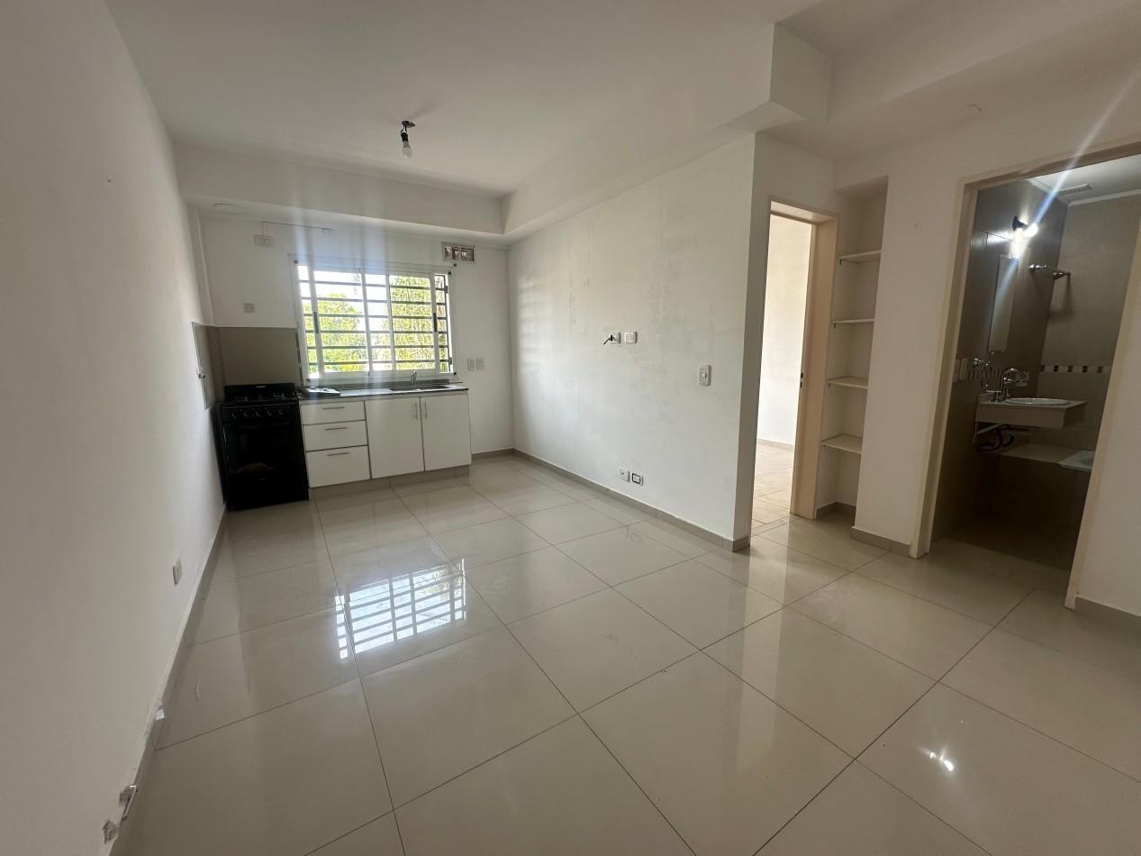 Foto de DEPARTAMENTO 2 AMBIENTES EN ALQUILER LOMAS DE ZAMORA ZONA GANDULFO, imagen 2
