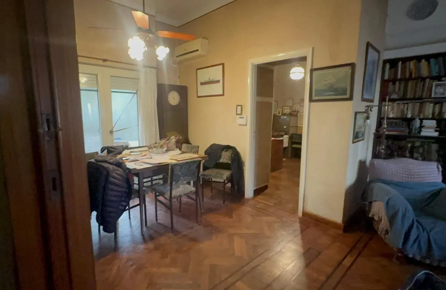 CASA A RECICLAR O A DEMOLER - LOTE DE 541 M² EN ZONA RESIDENCIAL DE BANFIELD 5