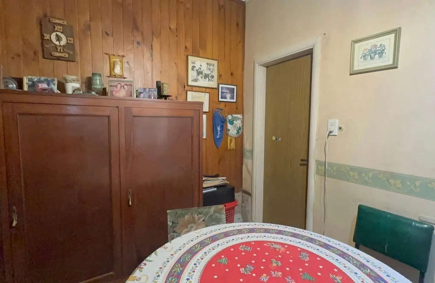 CASA A RECICLAR O A DEMOLER - LOTE DE 541 M² EN ZONA RESIDENCIAL DE BANFIELD 1