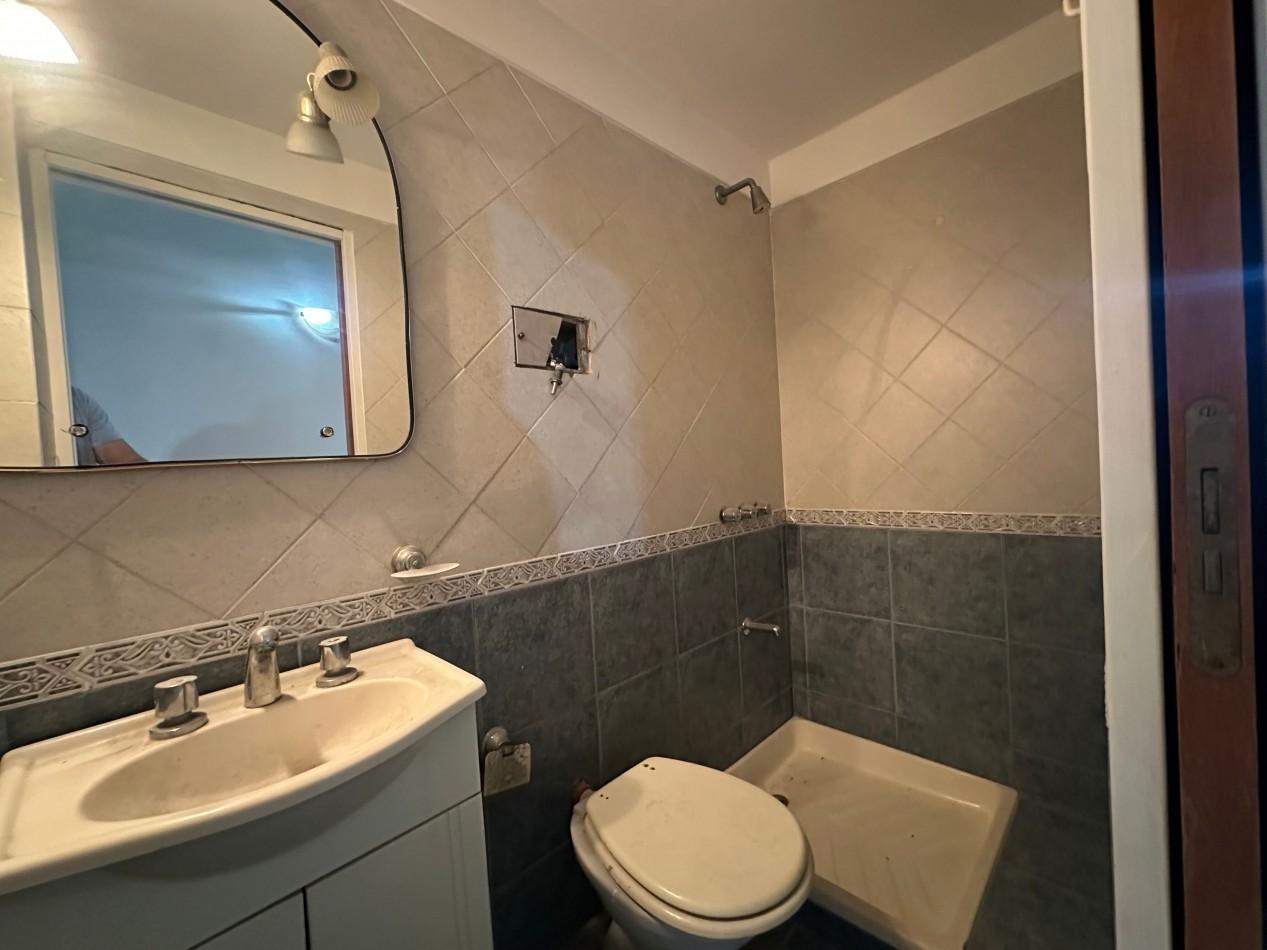 Foto de Alquiler Departamento 4 Ambientes con Cochera y Balcon - 3 Dormitorios, imagen 3