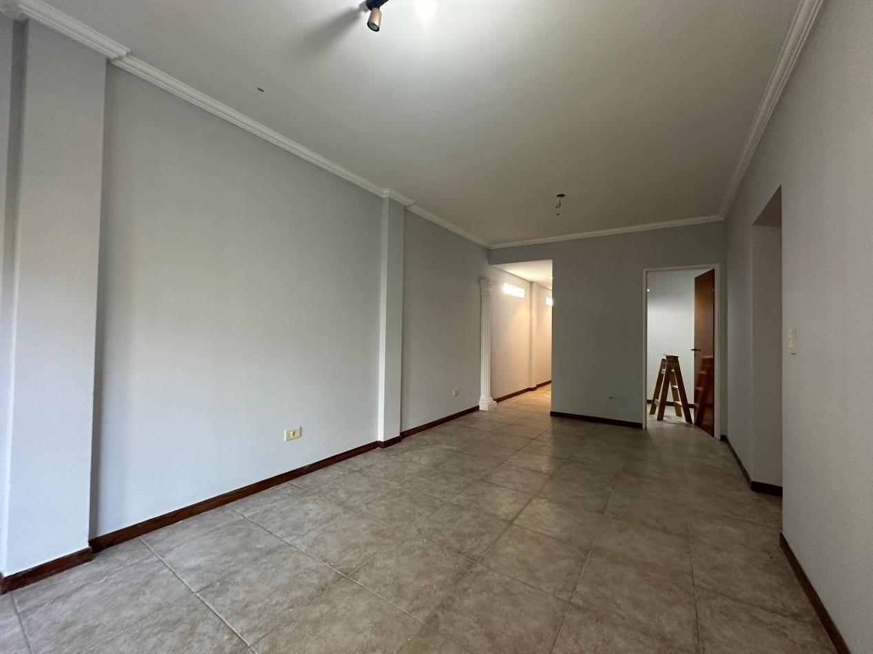 Foto de Alquiler Departamento 4 Ambientes con Cochera y Balcon - 3 Dormitorios, imagen 1