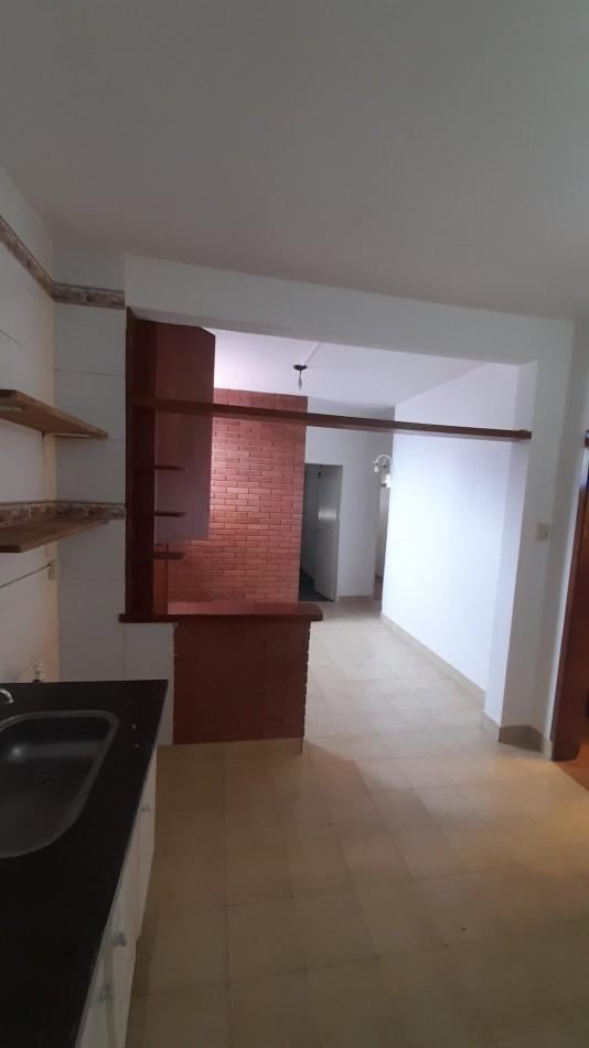 Foto de ALQUILER DEPARTAMENTO 5 AMB, PLANTA ALTA., imagen 3