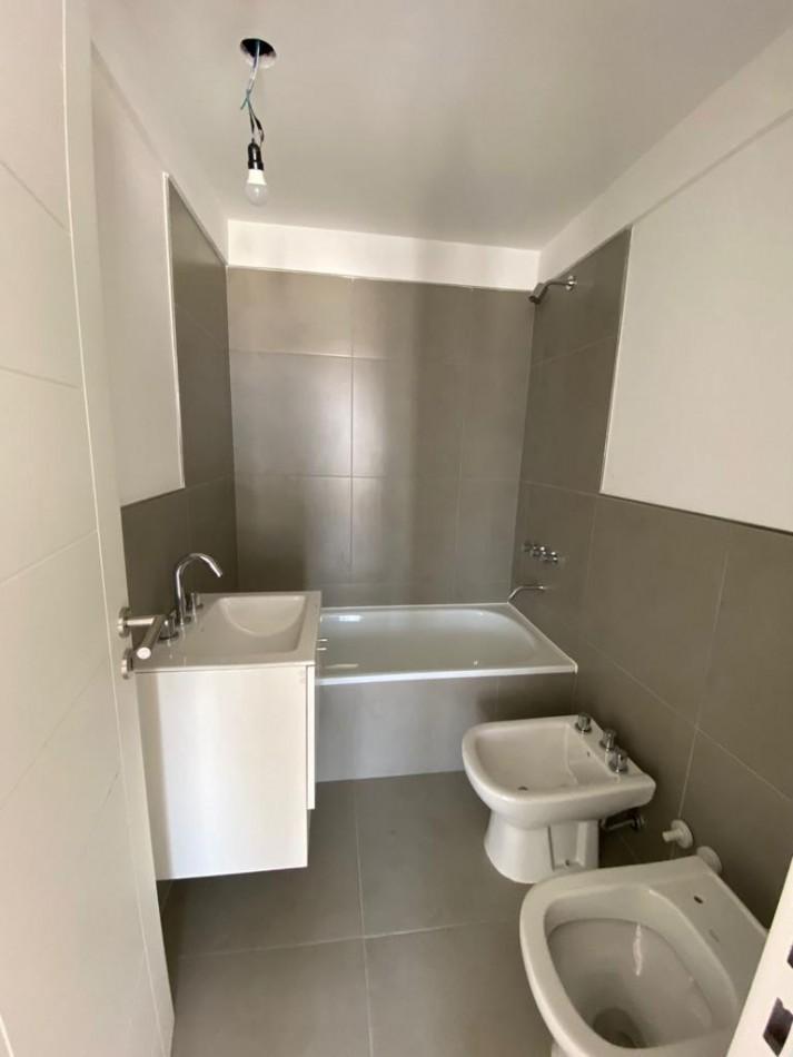 Foto de HERMOSO DEPTO 3 AMBIENTES C/COCHERA LORIA 576 PISO 19 LOMITAS, imagen 2