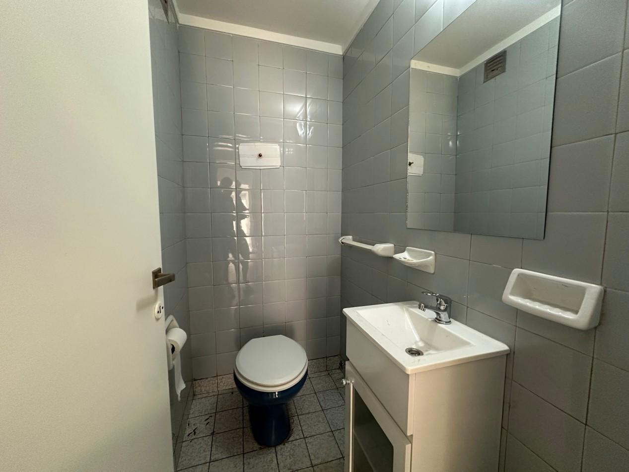 Foto de SOLO USO PROFESIONAL Casa tipo PH en alquiler - Esquina Manuel Castro y, imagen 2