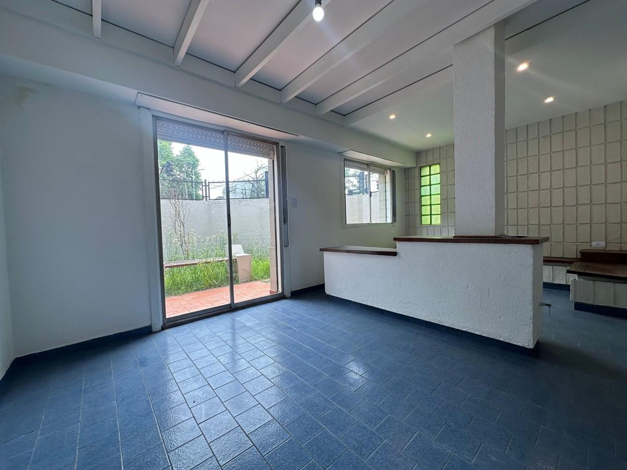 Foto de SOLO USO PROFESIONAL Casa tipo PH en alquiler - Esquina Manuel Castro y, imagen 4