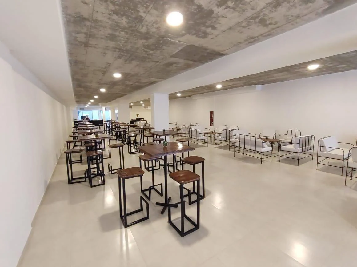 Local Comercial de 558.58 m² Totales. Excelente Calidad Cont 2