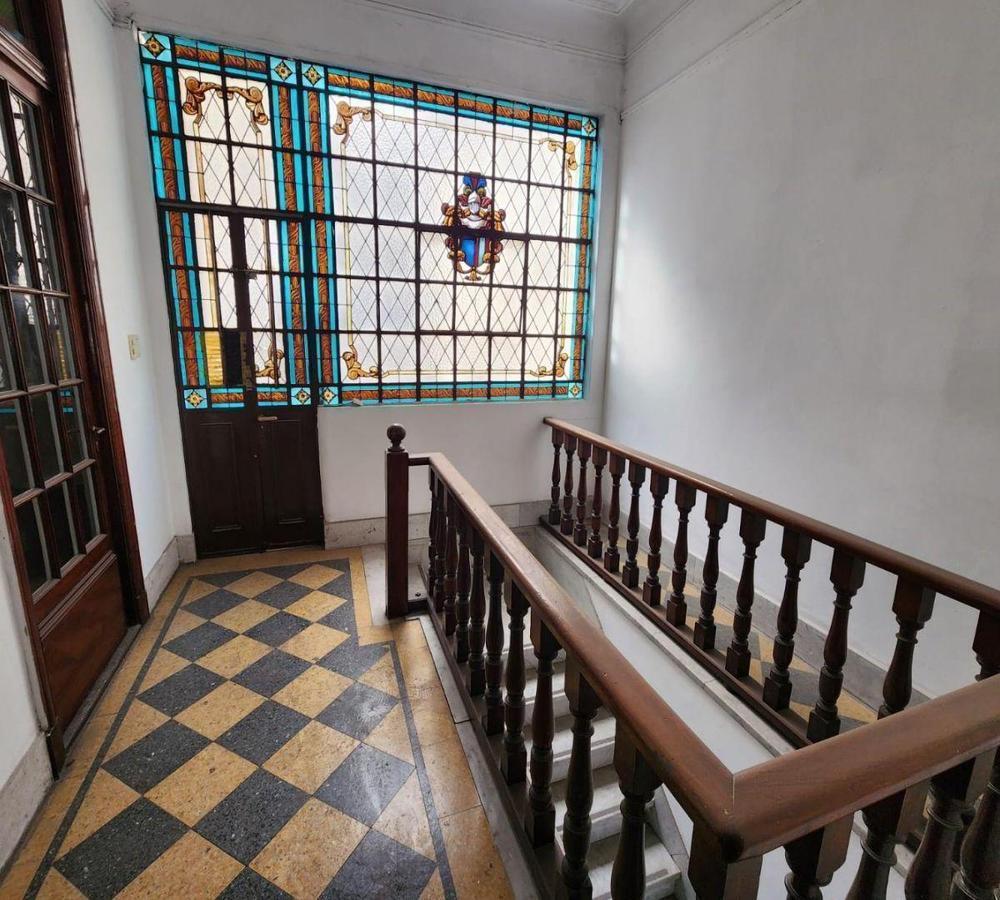 Venta - Inmueble 6 Amb C/ Terraza, Sin Expensas 2